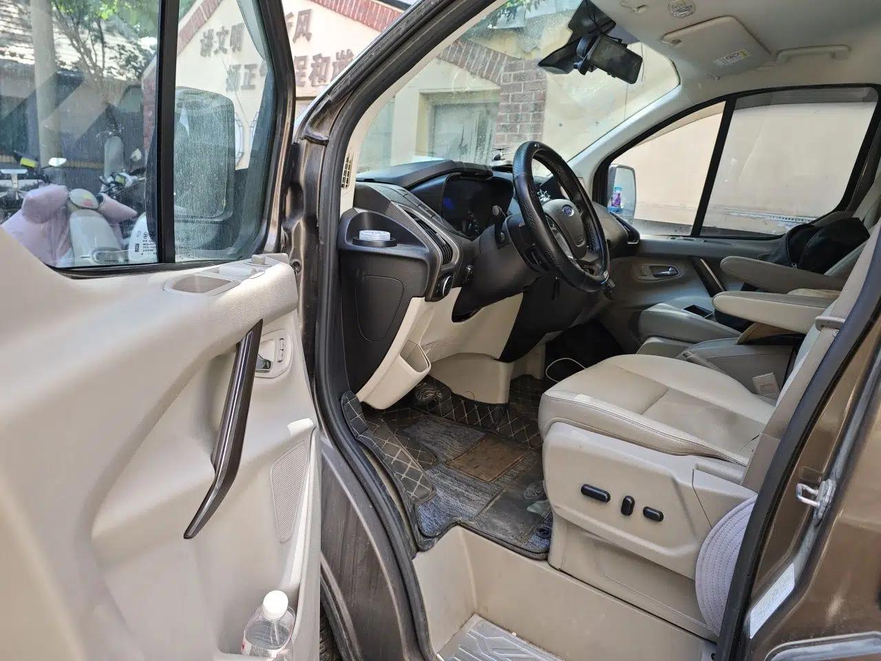 Ford Tourneo Custom 2017 2.0T Automatic Elite Version — миниатюра 17