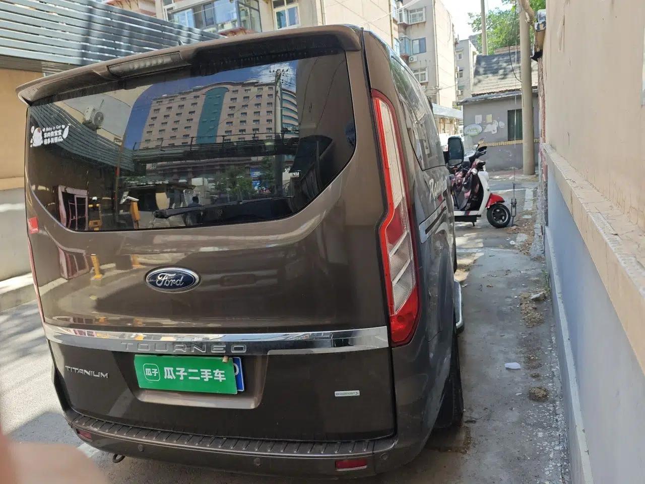 Ford Tourneo Custom 2017 2.0T Automatic Elite Version — миниатюра 6