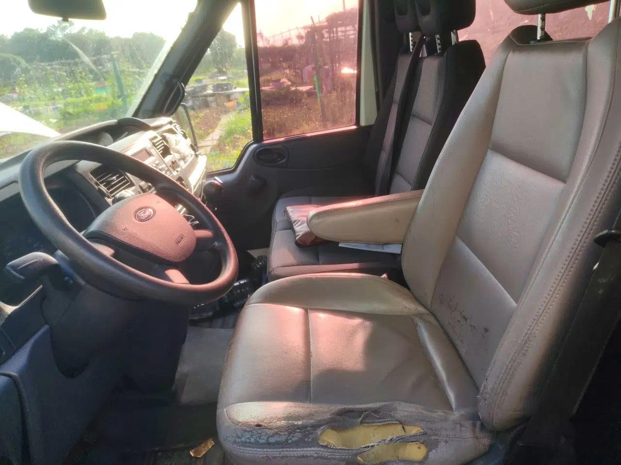 Ford Transit Custom 2016 2.2T Long-Wheelbase 6/7-Seater Mid-Roof Multi-Purpose Vehicle — миниатюра 16