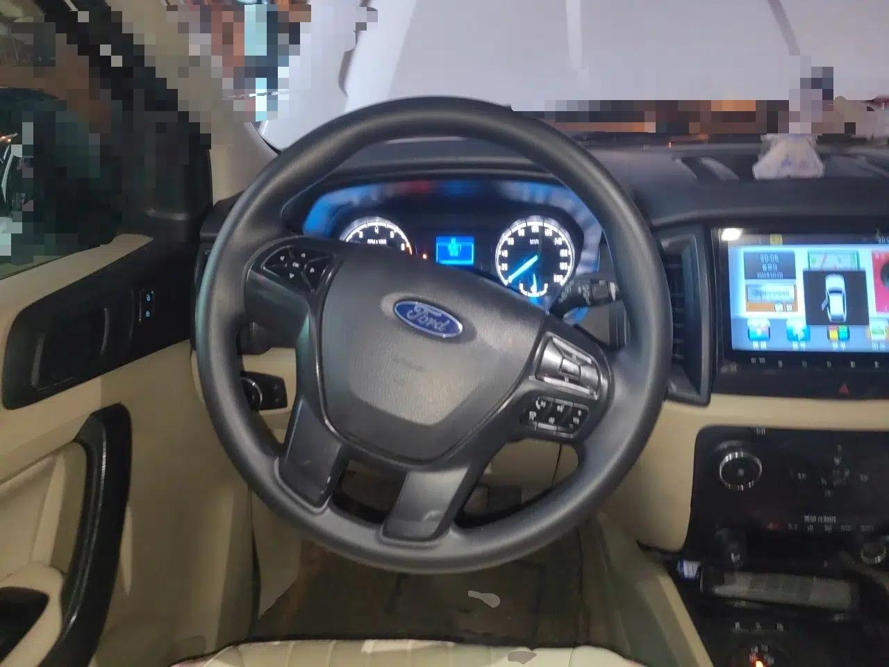 Ford Everest 2016 2.0T Gasoline Automatic 4x4 Elite Edition — миниатюра 11