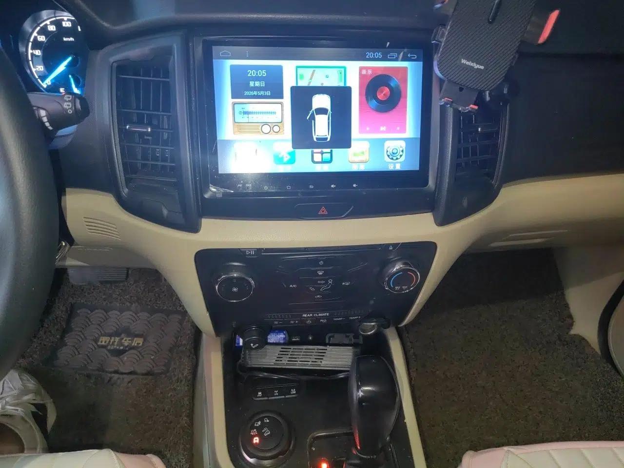 Ford Everest 2016 2.0T Gasoline Automatic 4x4 Elite Edition — миниатюра 14