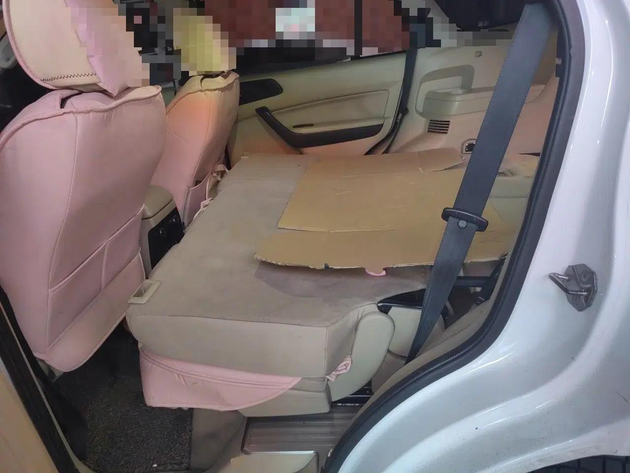 Ford Everest 2016 2.0T Gasoline Automatic 4x4 Elite Edition — миниатюра 18