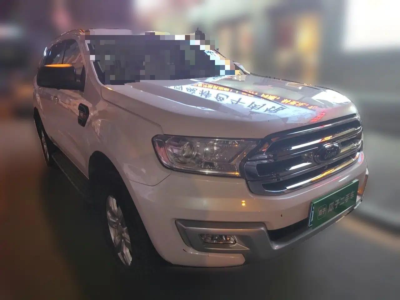 Ford Everest 2016 2.0T Gasoline Automatic 4x4 Elite Edition — миниатюра 3