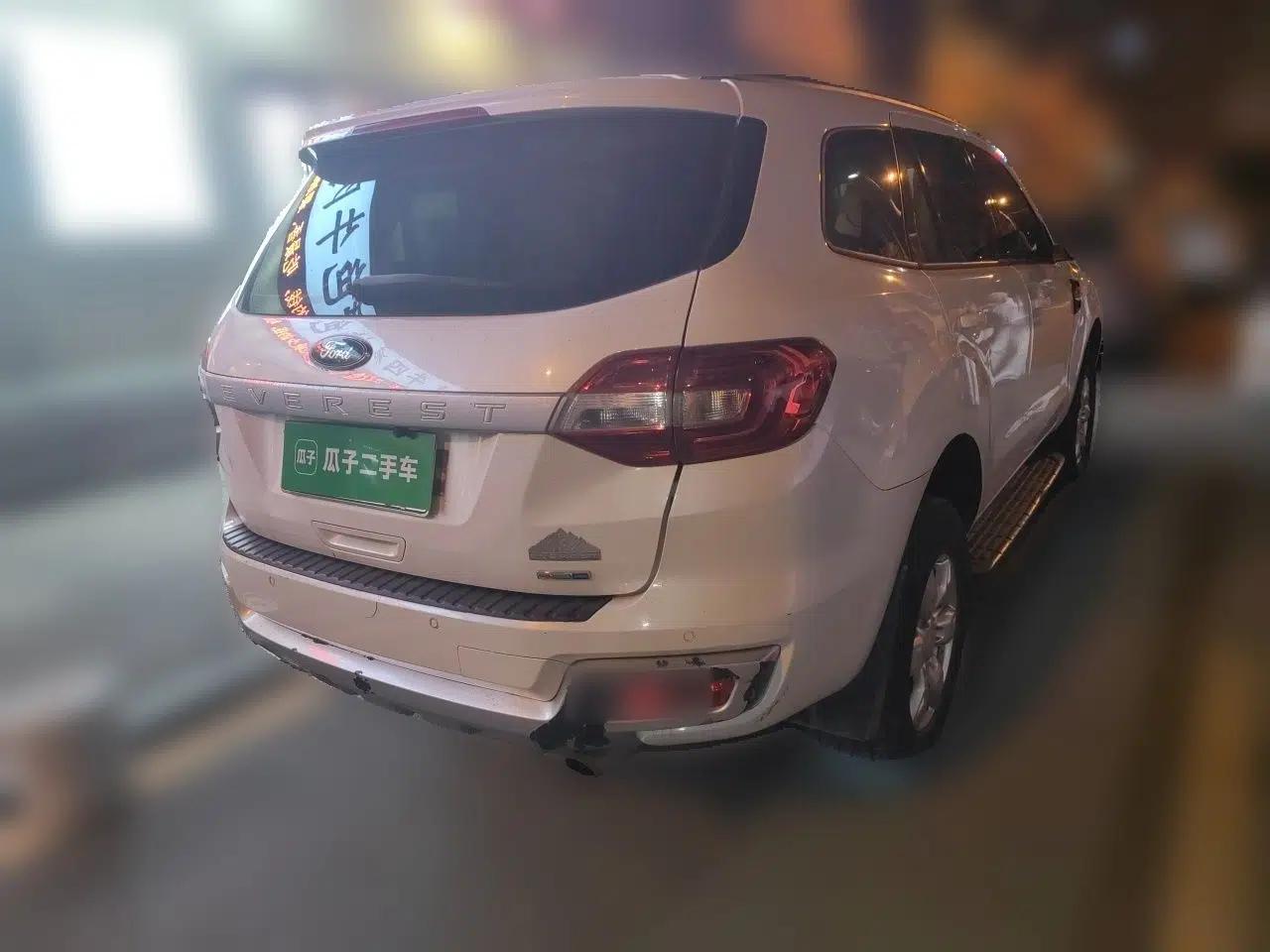 Ford Everest 2016 2.0T Gasoline Automatic 4x4 Elite Edition — миниатюра 6