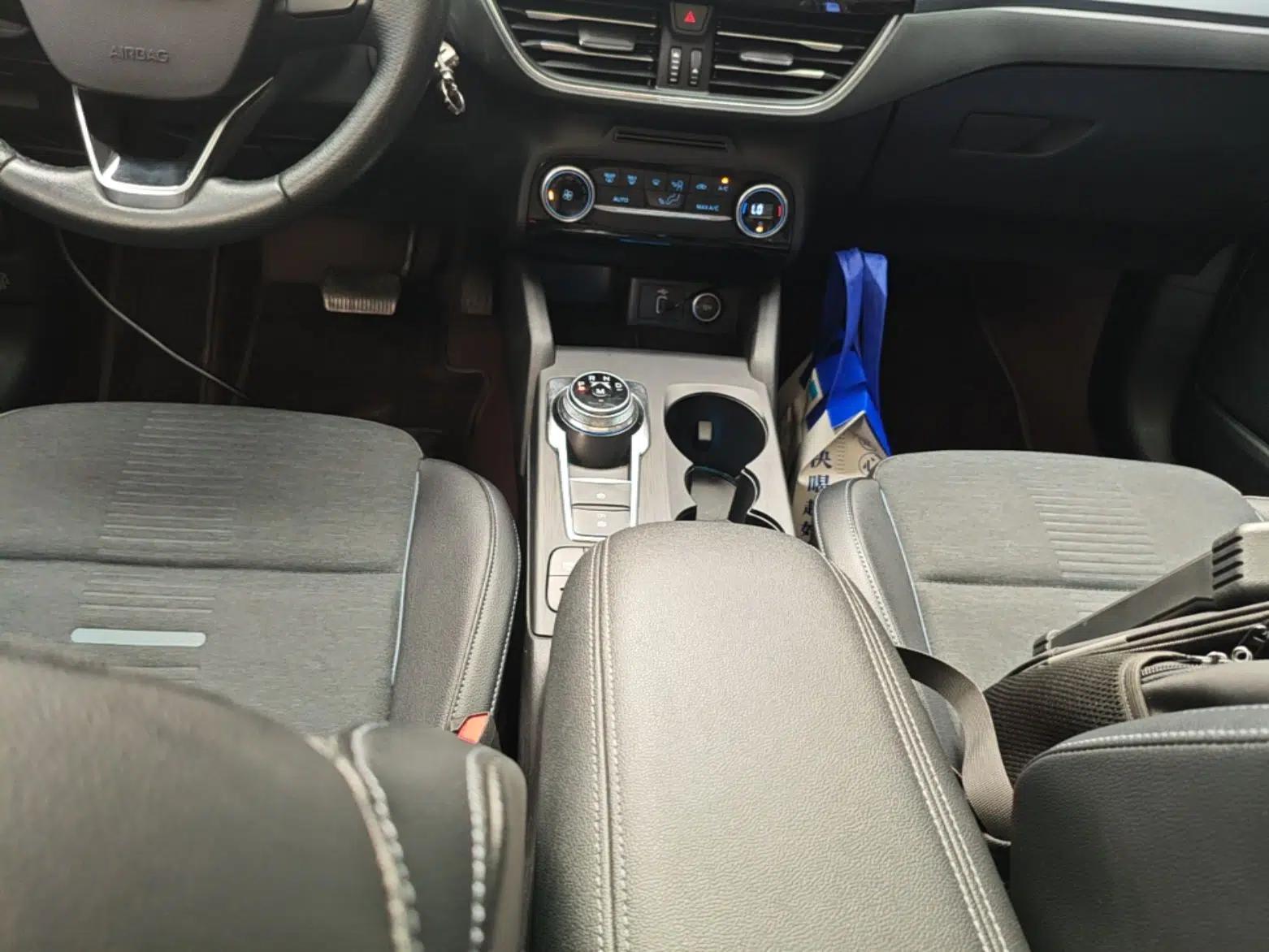 Ford Focus Active 2020 EcoBoost 180 Automatic Trendy Model — миниатюра 14