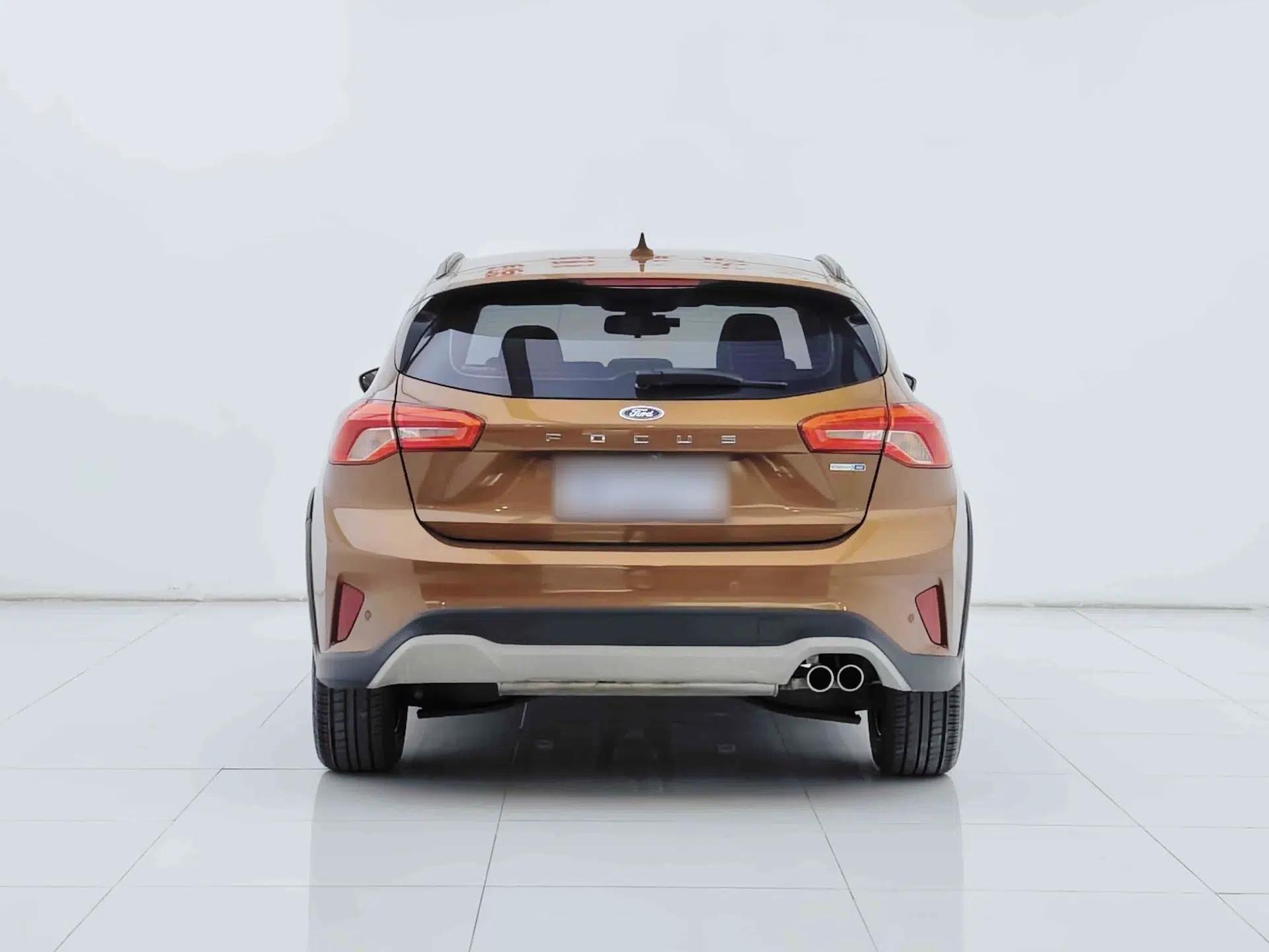 Ford Focus Active 2020 EcoBoost 180 Automatic Trendy Model — миниатюра 6
