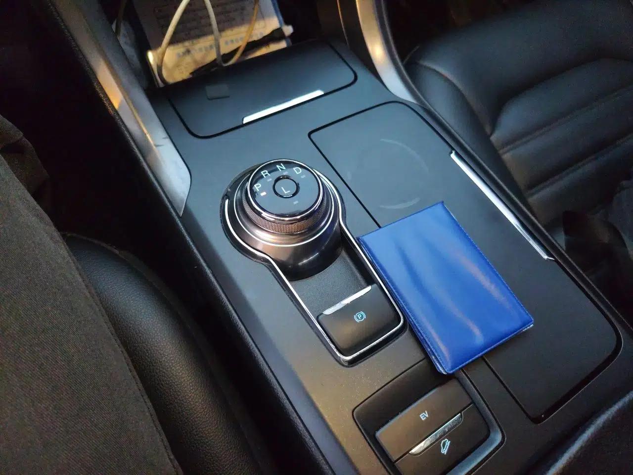 Ford Mondeo New Energy 2018 2.0 PHEV ZhiShang Trim — миниатюра 15