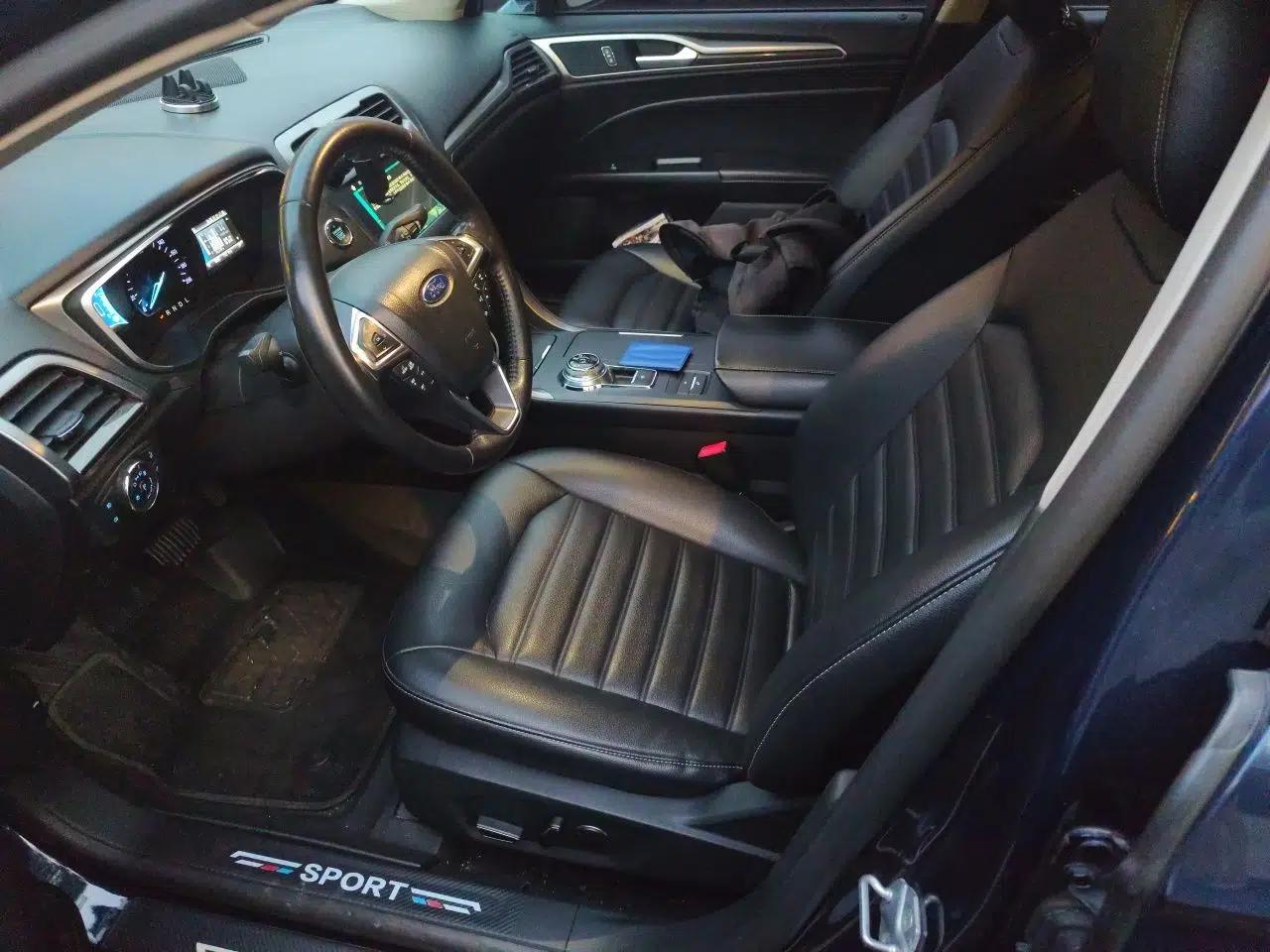 Ford Mondeo New Energy 2018 2.0 PHEV ZhiShang Trim — миниатюра 16
