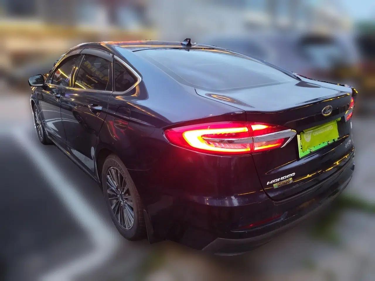 Ford Mondeo New Energy 2018 2.0 PHEV ZhiShang Trim — миниатюра 4