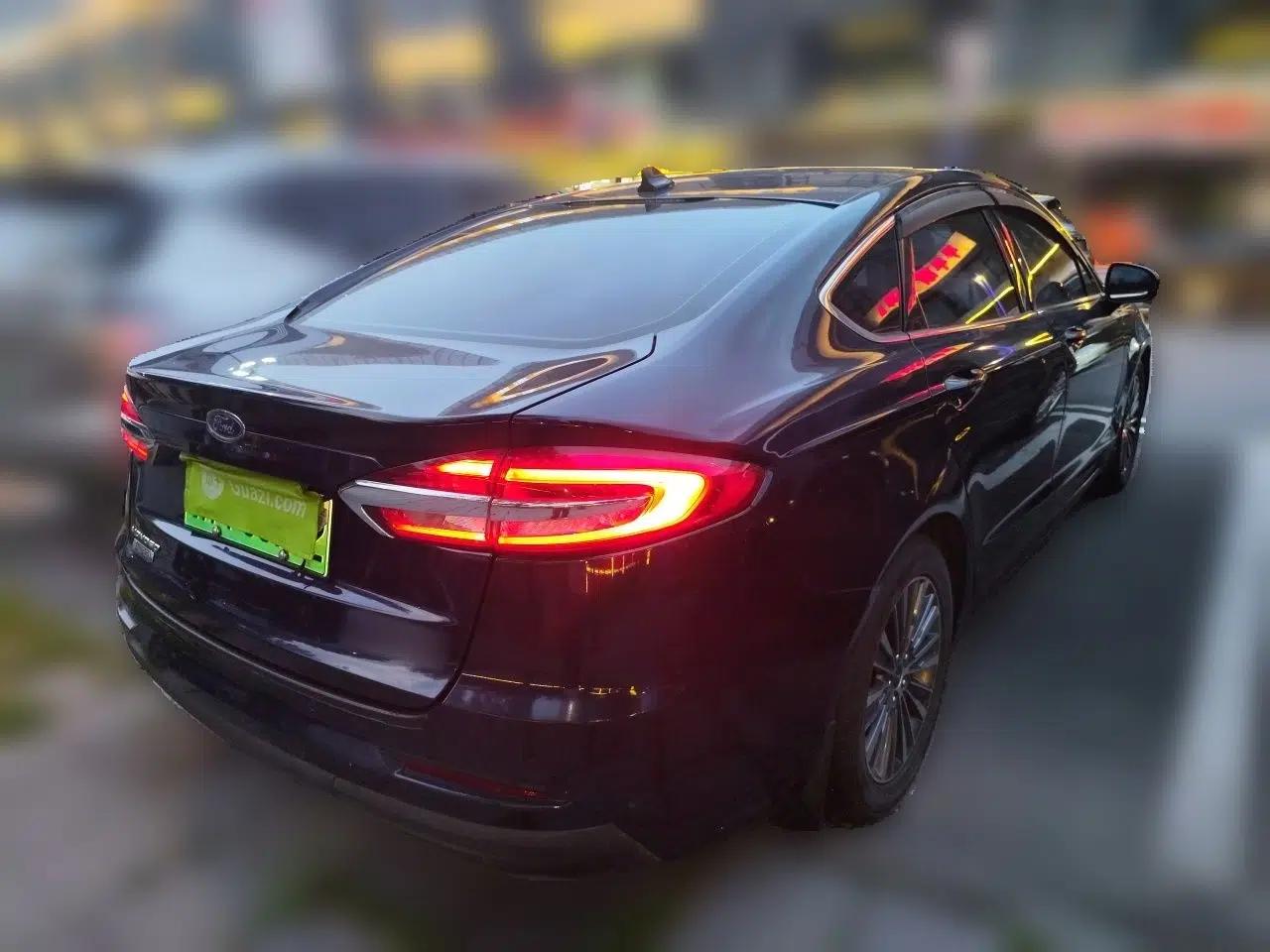 Ford Mondeo New Energy 2018 2.0 PHEV ZhiShang Trim — миниатюра 6