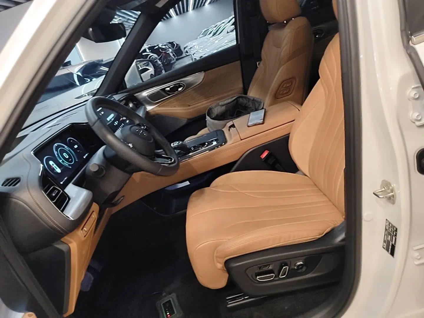 GAC Trumpchi ES9 2024 PHEV 143km Traveler Max — миниатюра 17