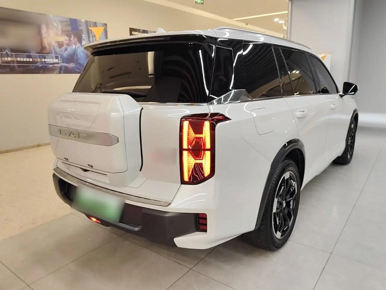 GAC Trumpchi ES9 2024 PHEV 143km Traveler Max — миниатюра 4