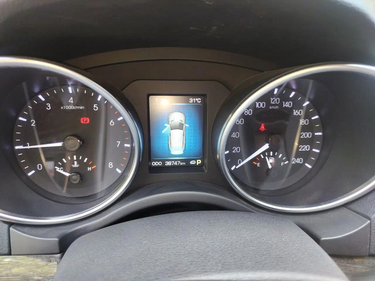 Haval H8 2015 2.0T Two-Wheel Drive Comfort Version — миниатюра 12