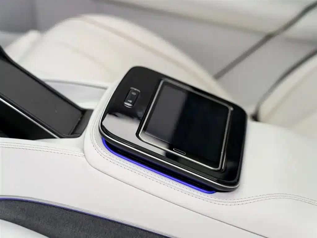 2022 Maybach GLS 600 4MATIC Premium Edition — миниатюра 13