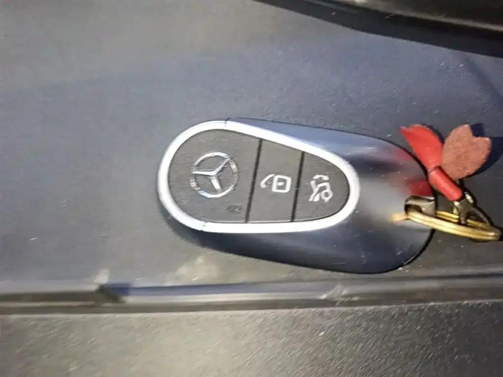 Mercedes-Benz C-Class PHEV 2023 Facelift C 350 eL — миниатюра 9