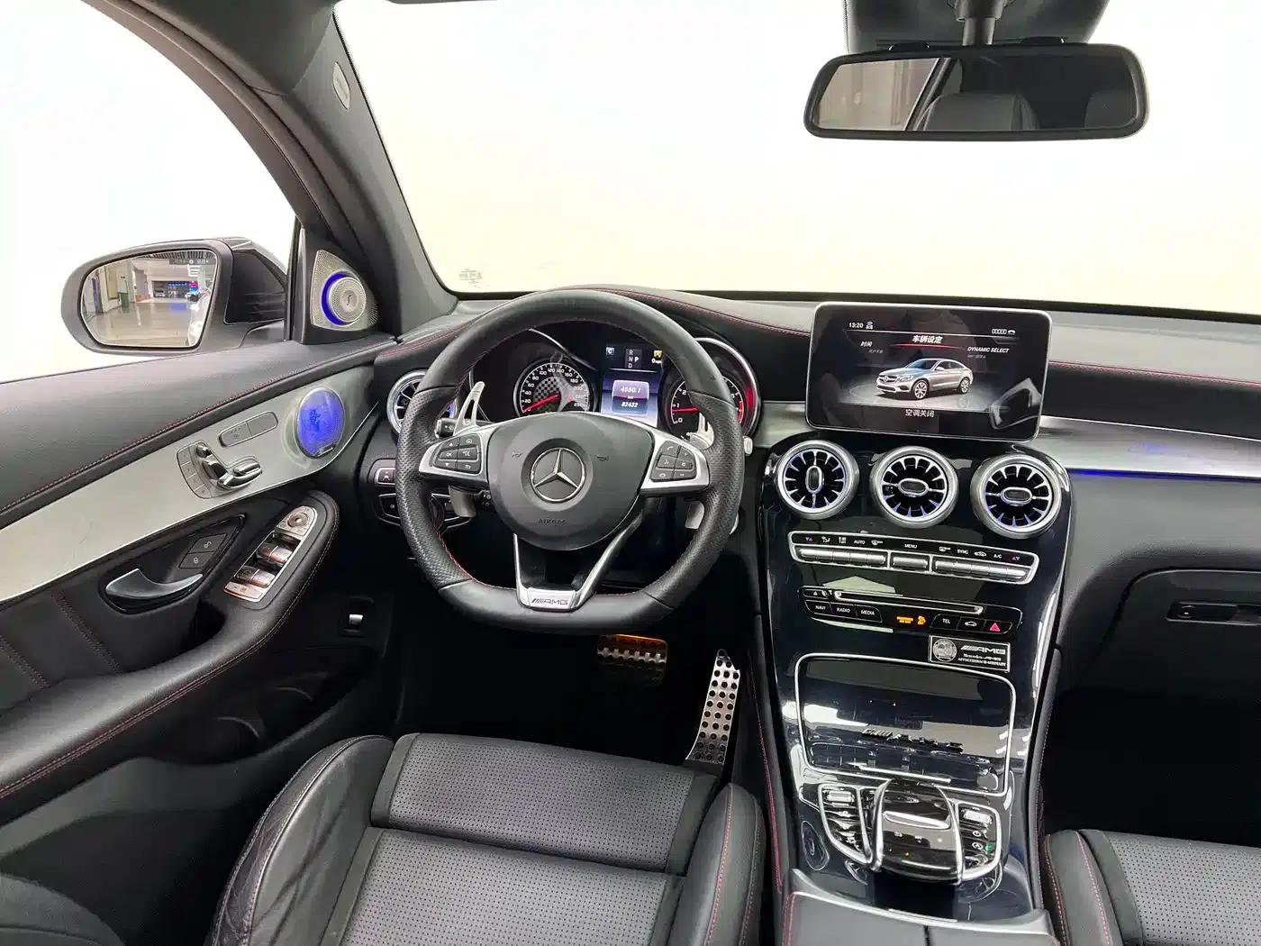 Mercedes-Benz GLC Coupe AMG 2017 AMG GLC 43 4MATIC Coupe SUV — миниатюра 13