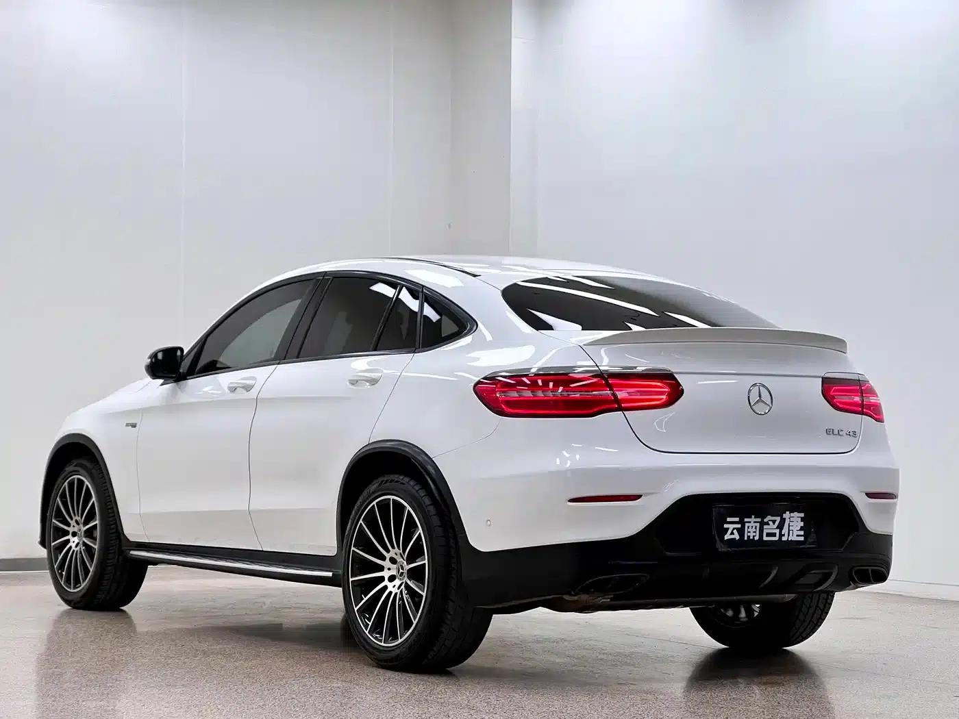 Mercedes-Benz GLC Coupe AMG 2017 AMG GLC 43 4MATIC Coupe SUV — миниатюра 5