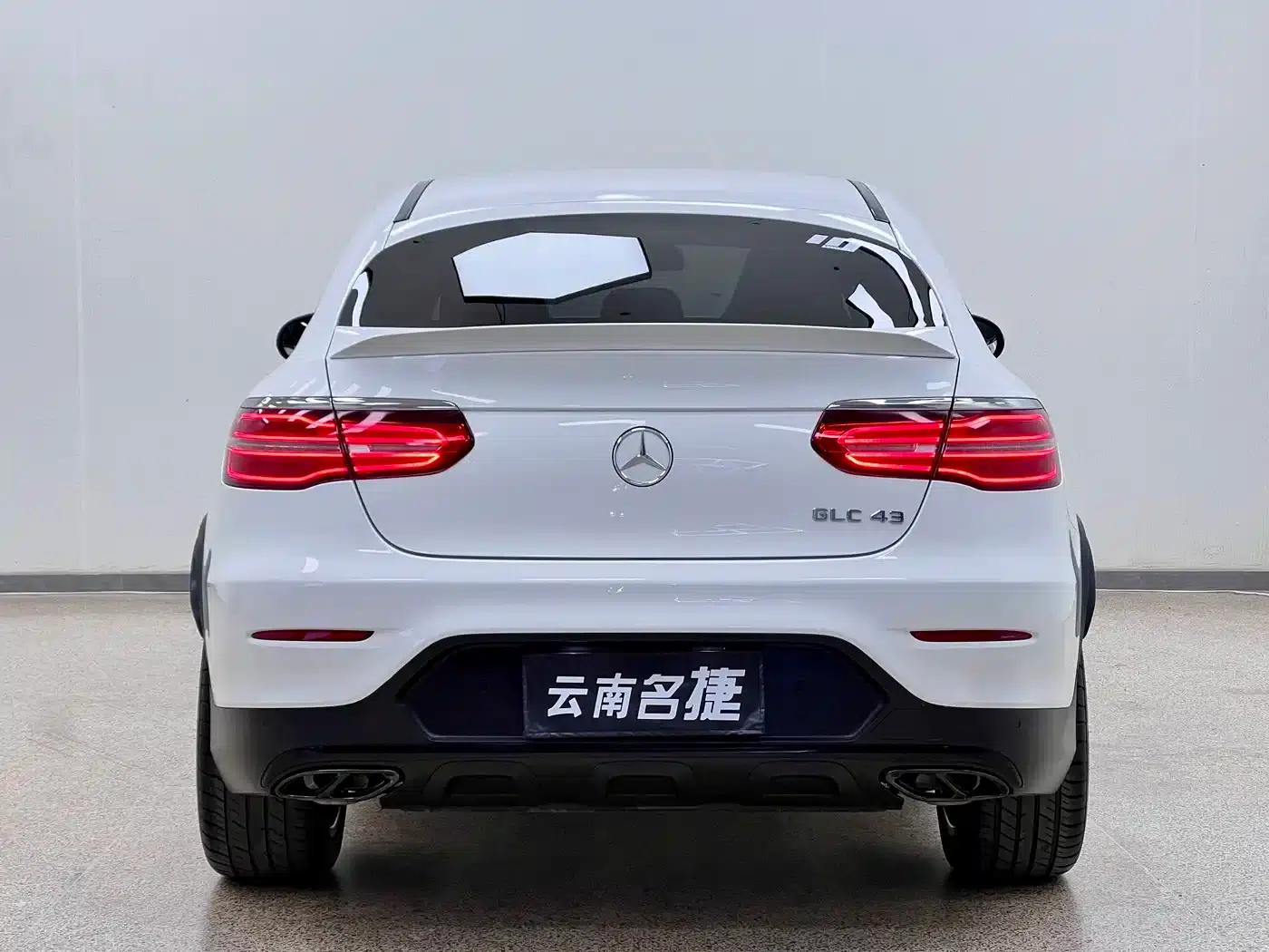 Mercedes-Benz GLC Coupe AMG 2017 AMG GLC 43 4MATIC Coupe SUV — миниатюра 6