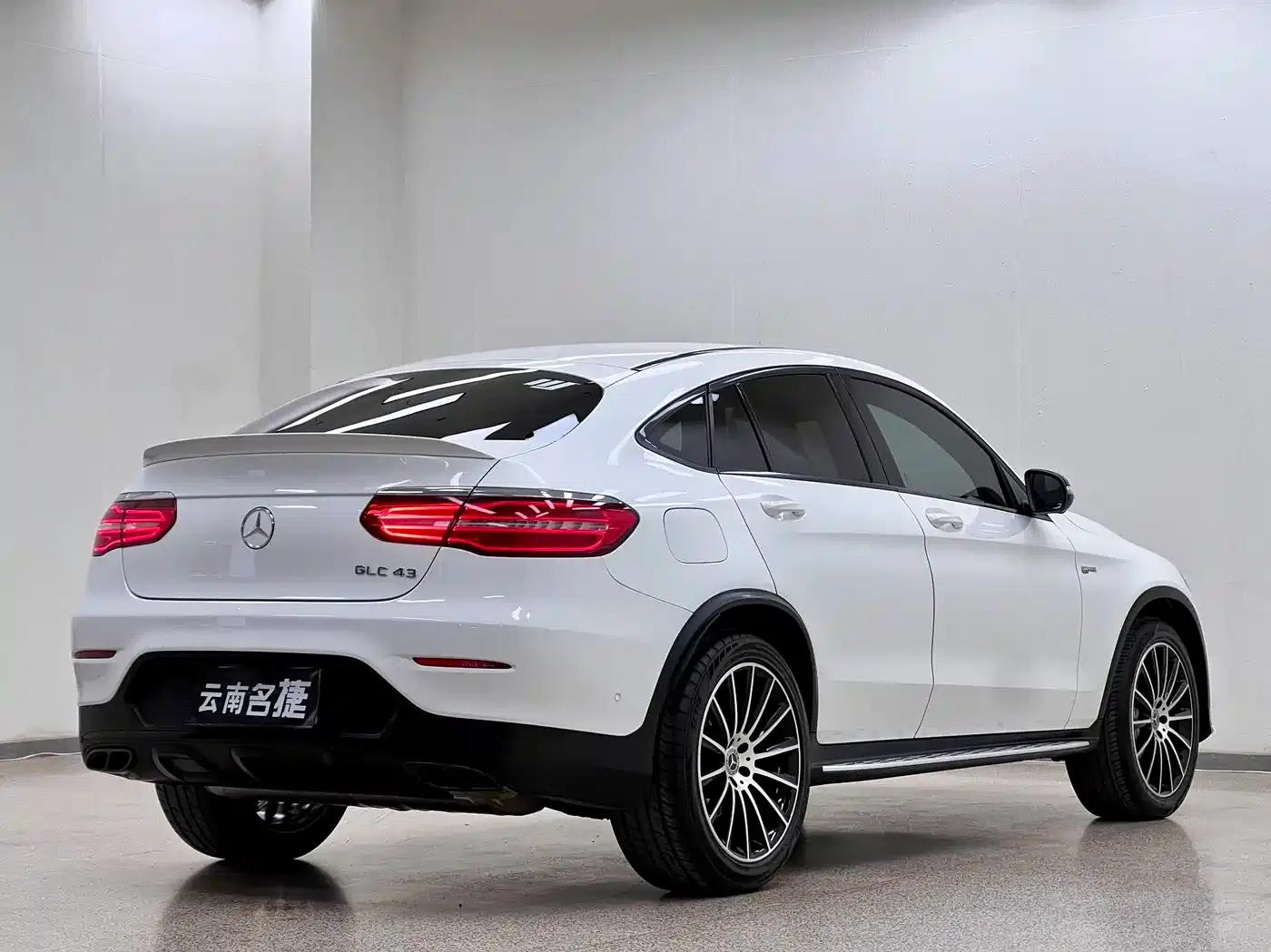 Mercedes-Benz GLC Coupe AMG 2017 AMG GLC 43 4MATIC Coupe SUV — миниатюра 7