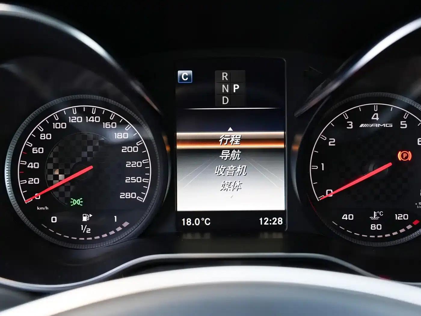 Mercedes-Benz GLC Coupe AMG 2017 AMG GLC 43 4MATIC Coupe SUV — миниатюра 12