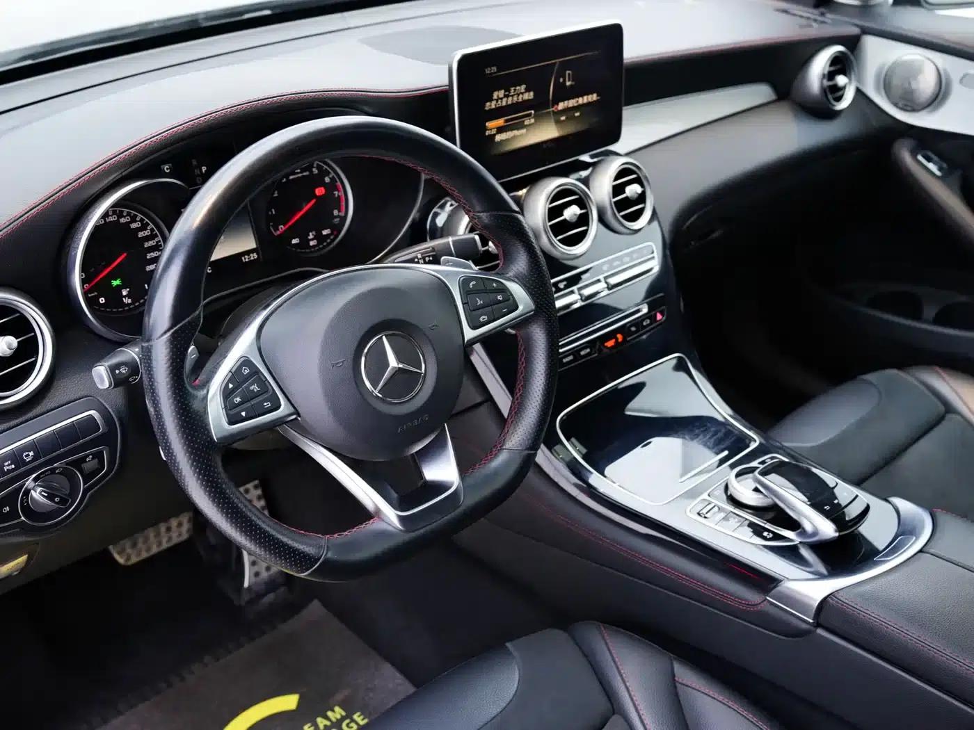 Mercedes-Benz GLC Coupe AMG 2017 AMG GLC 43 4MATIC Coupe SUV — миниатюра 8