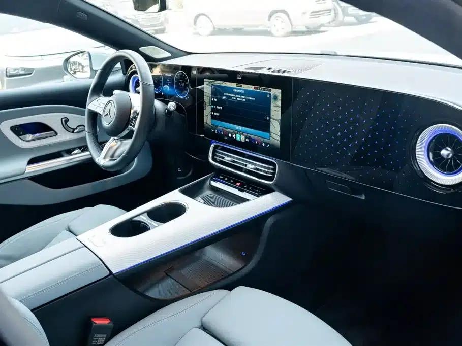 Mercedes-Benz CLA PHEV 2025 300L Extended Range Version — миниатюра 8