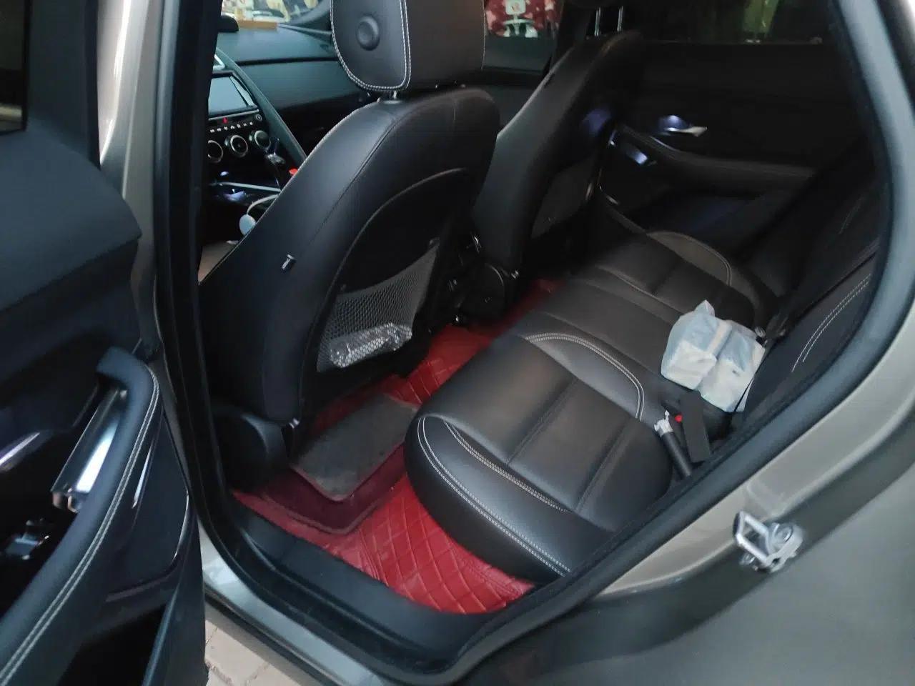 Jaguar E-PACE  — миниатюра 18