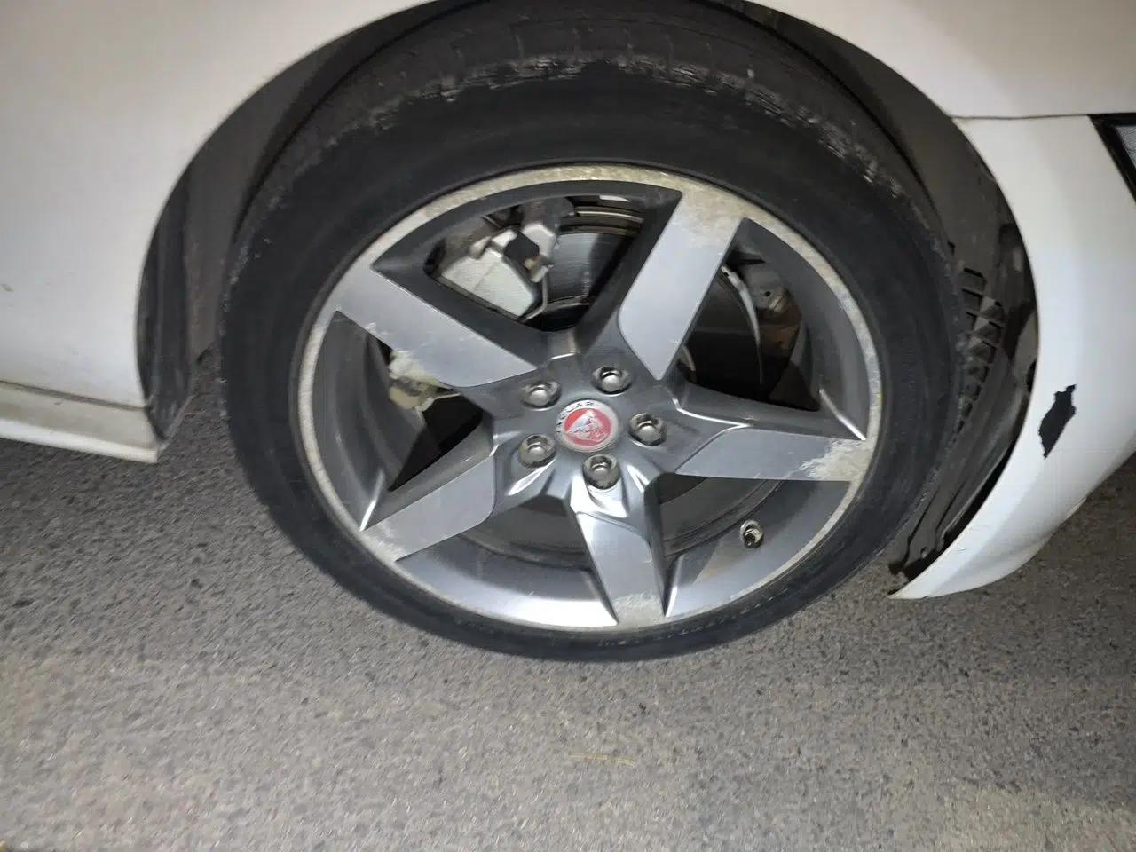Jaguar XE 2015 2.0T 200 PS R-Sport — миниатюра 8
