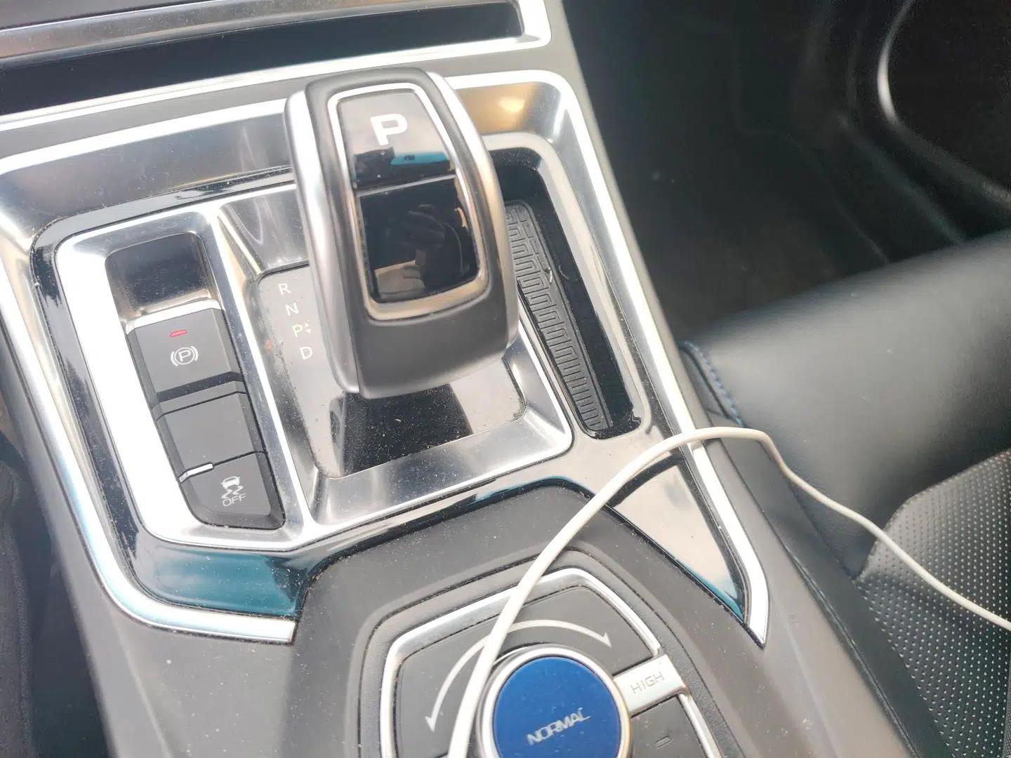 Geely Auto Emgrand New Energy 2018 EV450 Prestige Model — миниатюра 15