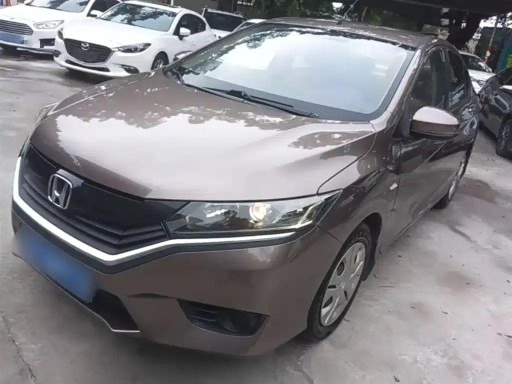 2016 Honda Greiz 1.5L CVT Classic Edition — миниатюра 1