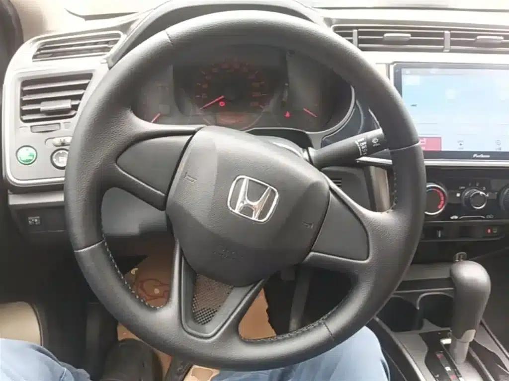 2016 Honda Greiz 1.5L CVT Classic Edition — миниатюра 11