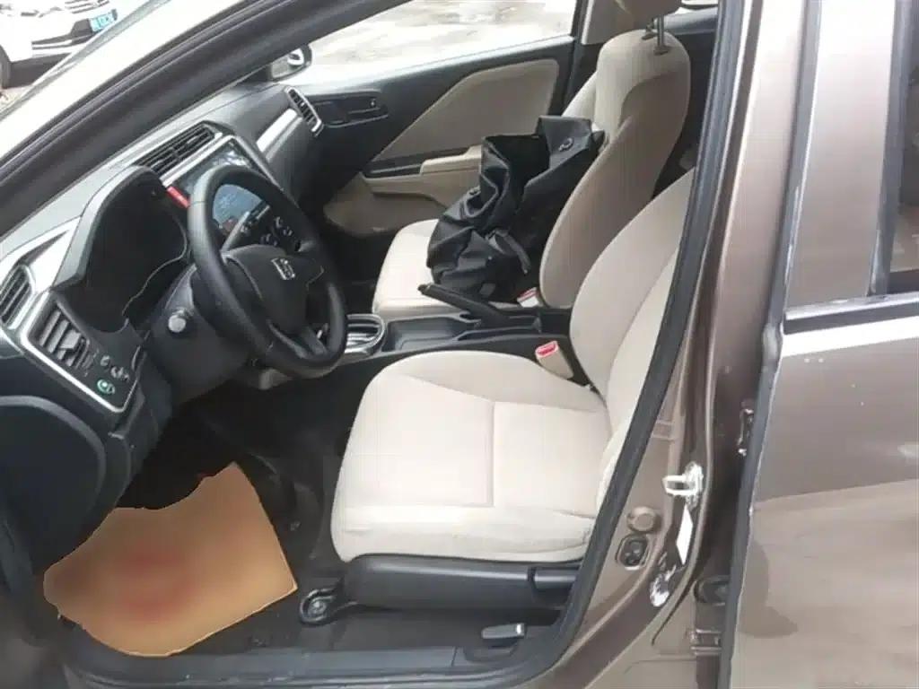 2016 Honda Greiz 1.5L CVT Classic Edition — миниатюра 15