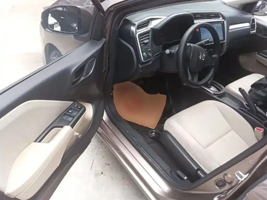 2016 Honda Greiz 1.5L CVT Classic Edition — миниатюра 16