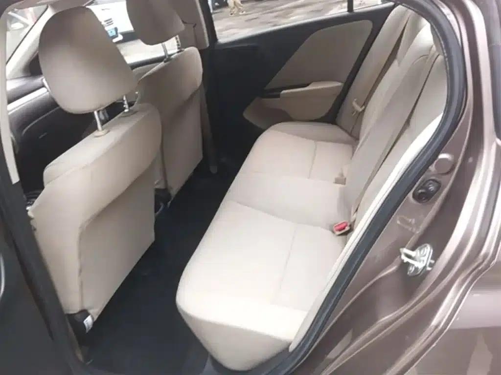 2016 Honda Greiz 1.5L CVT Classic Edition — миниатюра 17