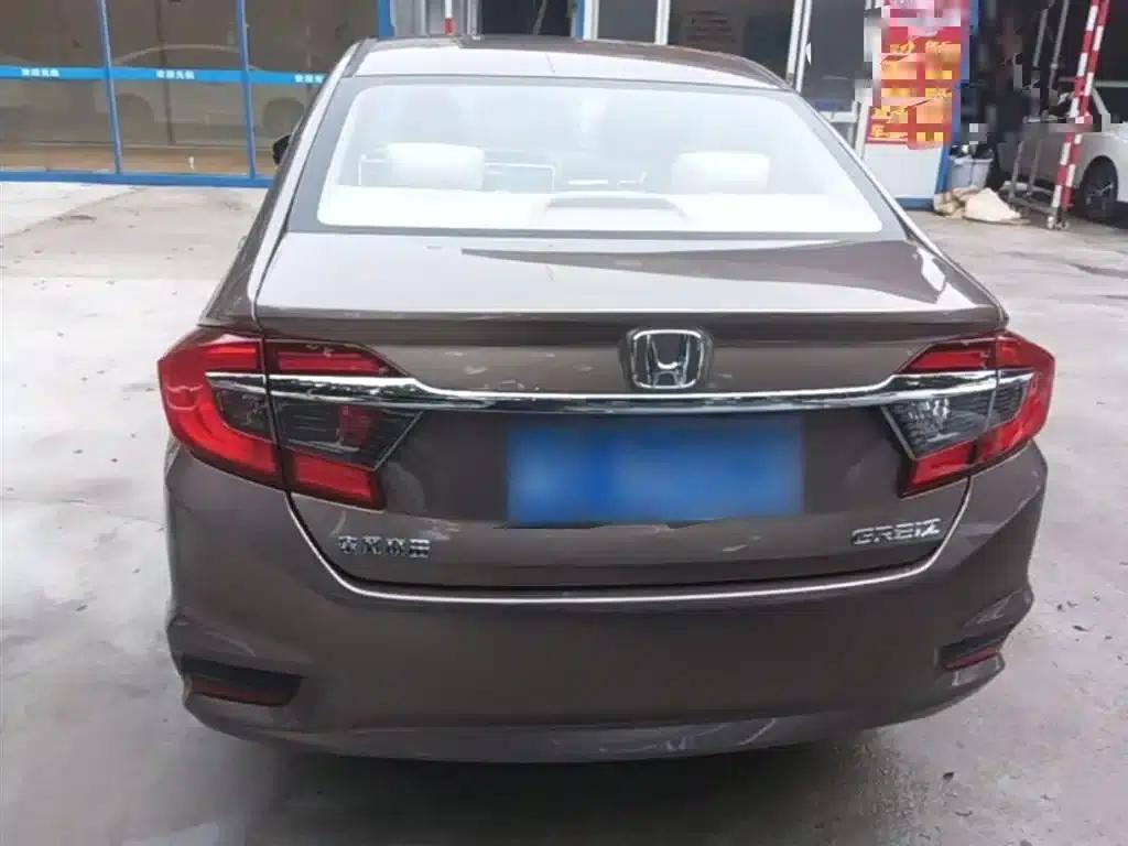 2016 Honda Greiz 1.5L CVT Classic Edition — миниатюра 6