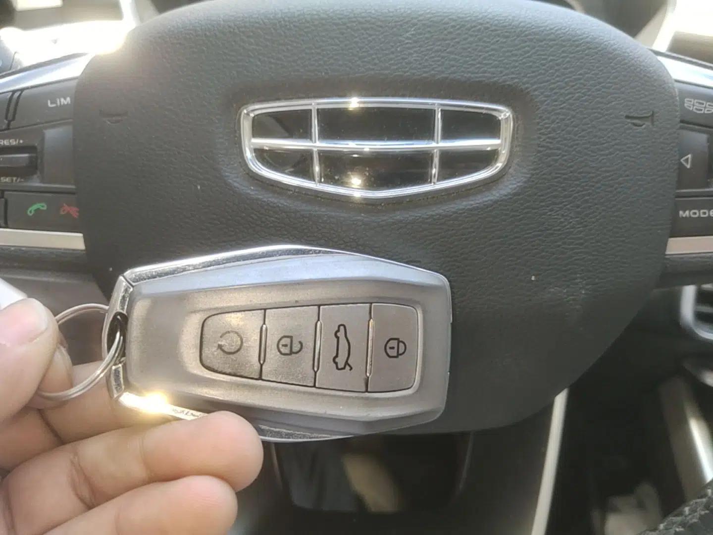 Geely Auto Coolray New Energy 2020 1.5T ePro Higher — миниатюра 12