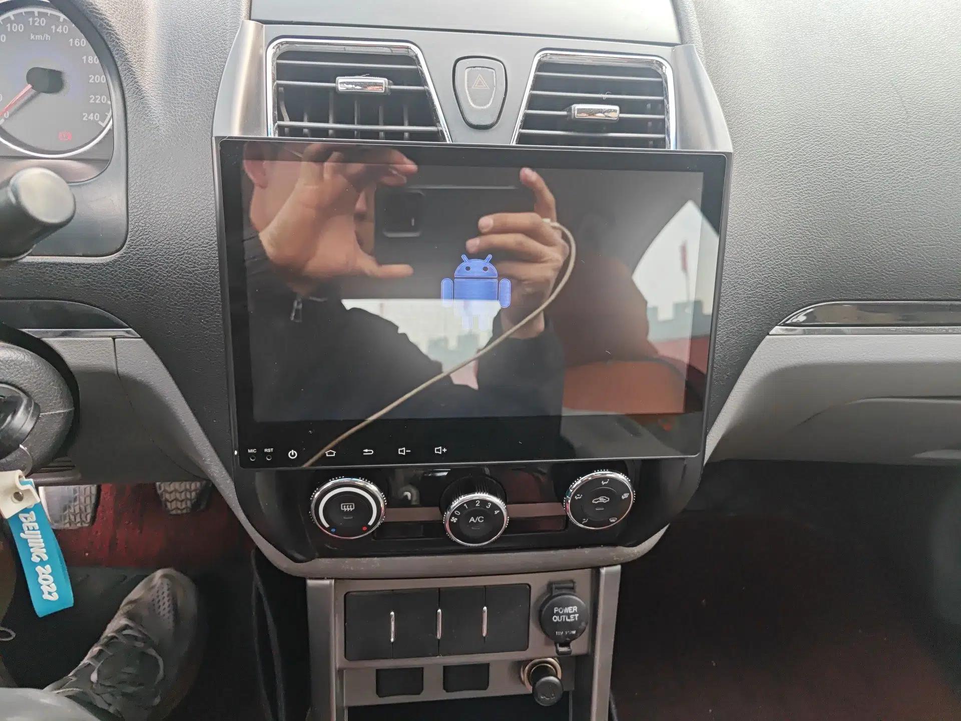Geely Auto Classic Emgrand 2013 Sedan 1.5L Manual Entry-Level Model — миниатюра 14