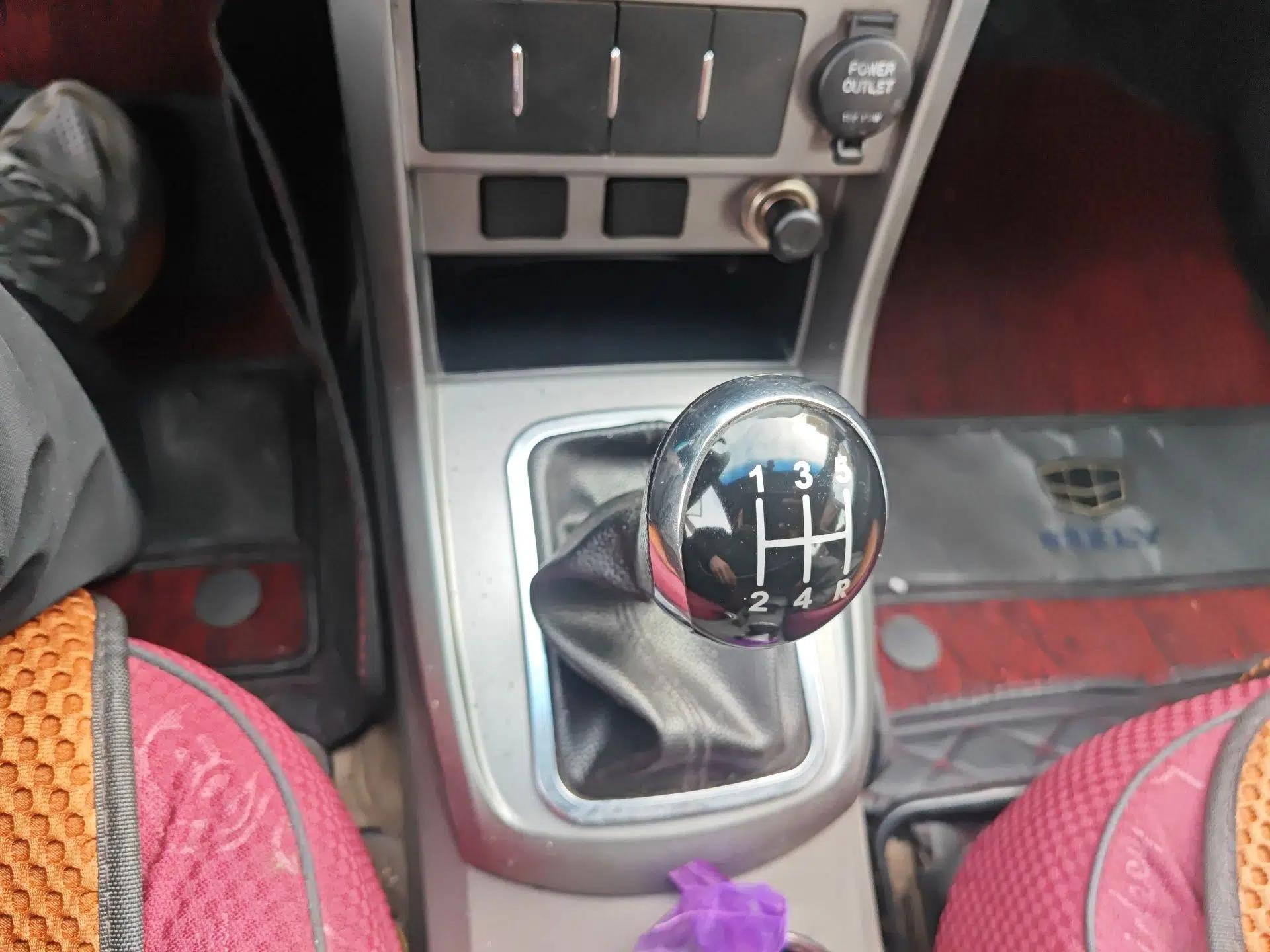 Geely Auto Classic Emgrand 2013 Sedan 1.5L Manual Entry-Level Model — миниатюра 15