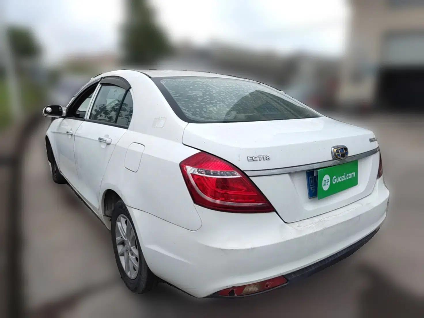 Geely Auto Classic Emgrand 2013 Sedan 1.8L Manual Entry-Level CNG Model — миниатюра 4