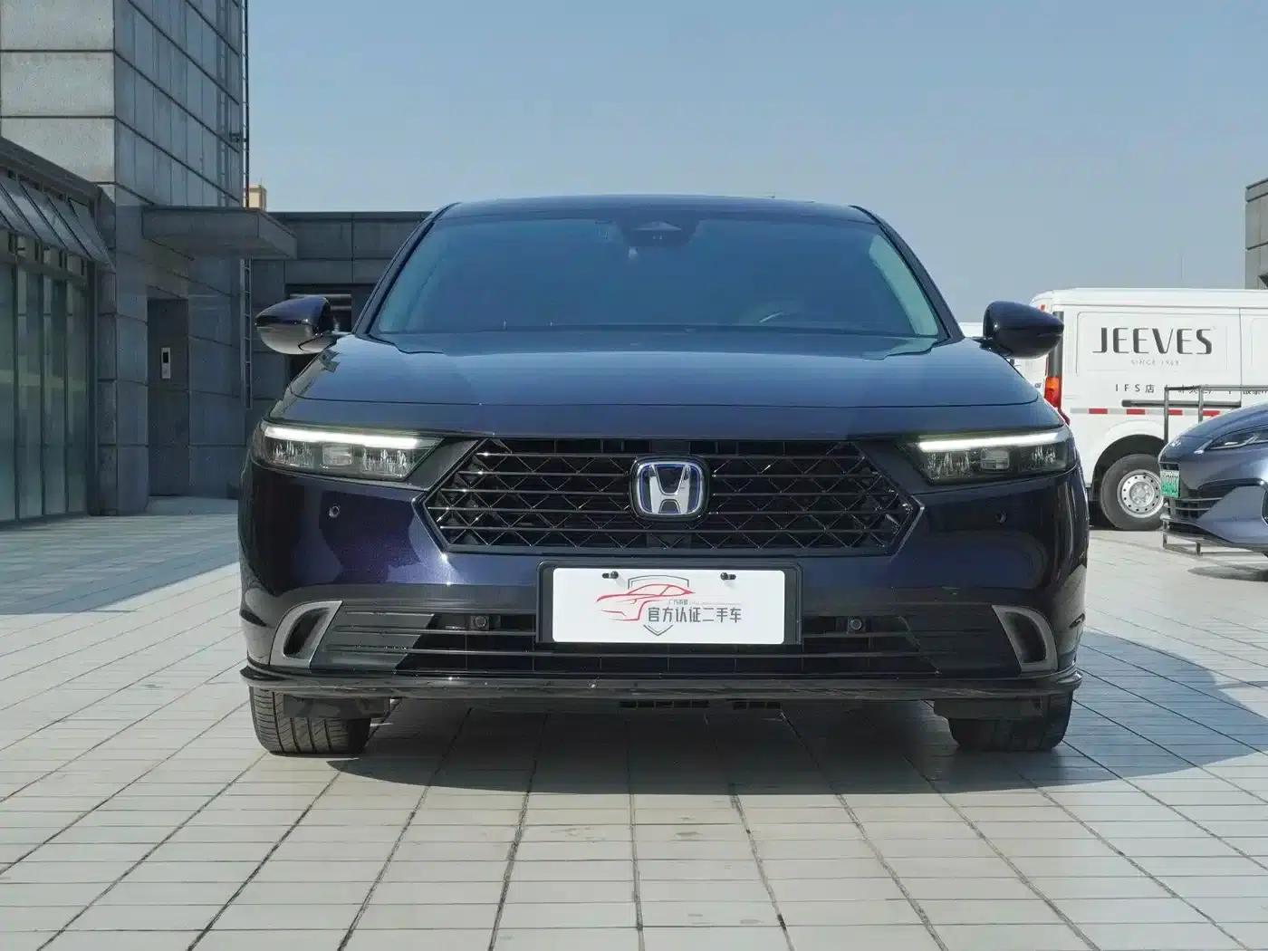 Accord PHEV 2023 2.0L e:PHEV Premium Edition — миниатюра 2