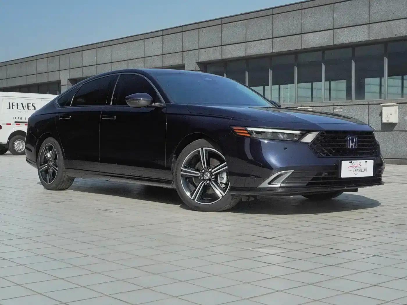 Accord PHEV 2023 2.0L e:PHEV Premium Edition — миниатюра 3