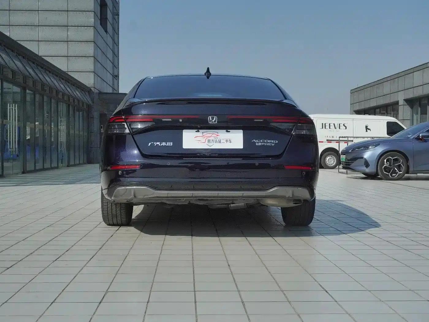 Accord PHEV 2023 2.0L e:PHEV Premium Edition — миниатюра 5