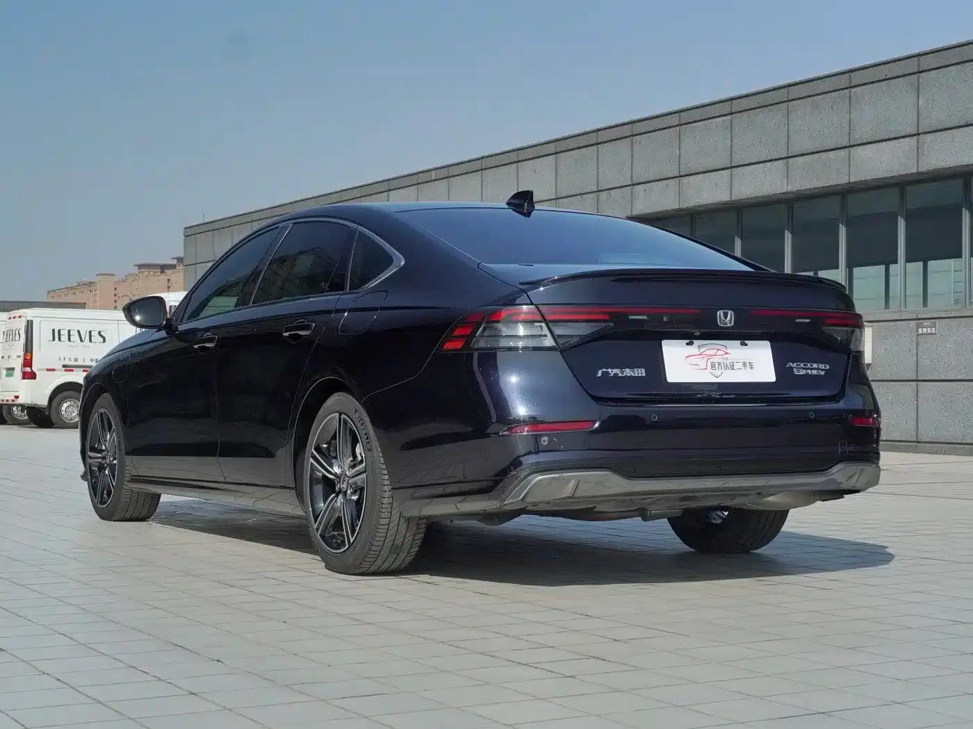 Accord PHEV 2023 2.0L e:PHEV Premium Edition — миниатюра 6