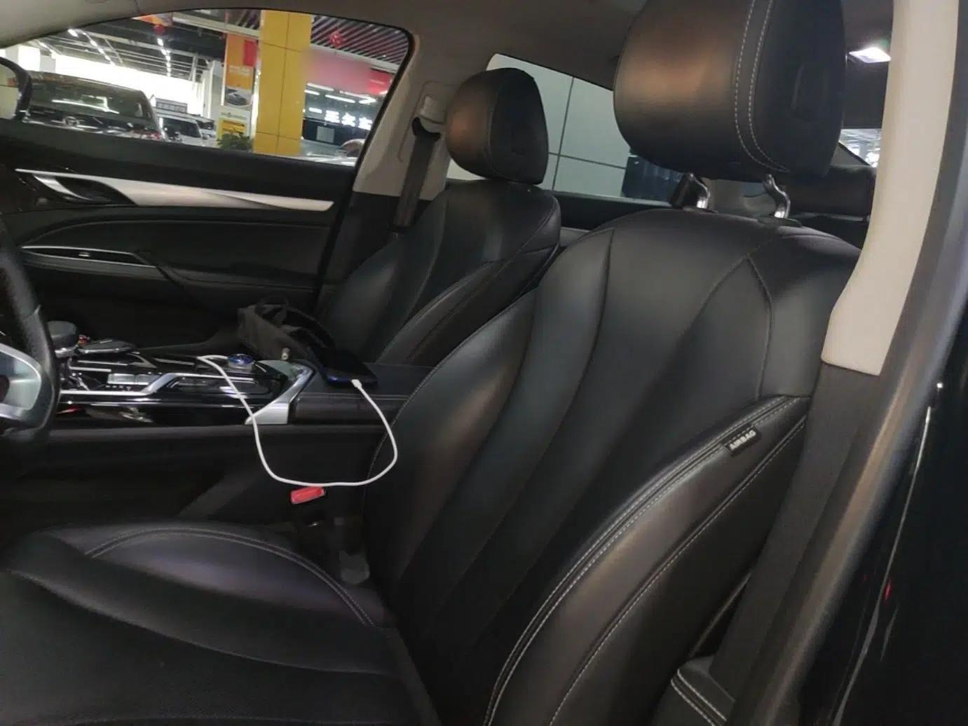 Geely Auto Emgrand GT New Energy 2022 1.5T PHEV Extended Range Prestige Version — миниатюра 18
