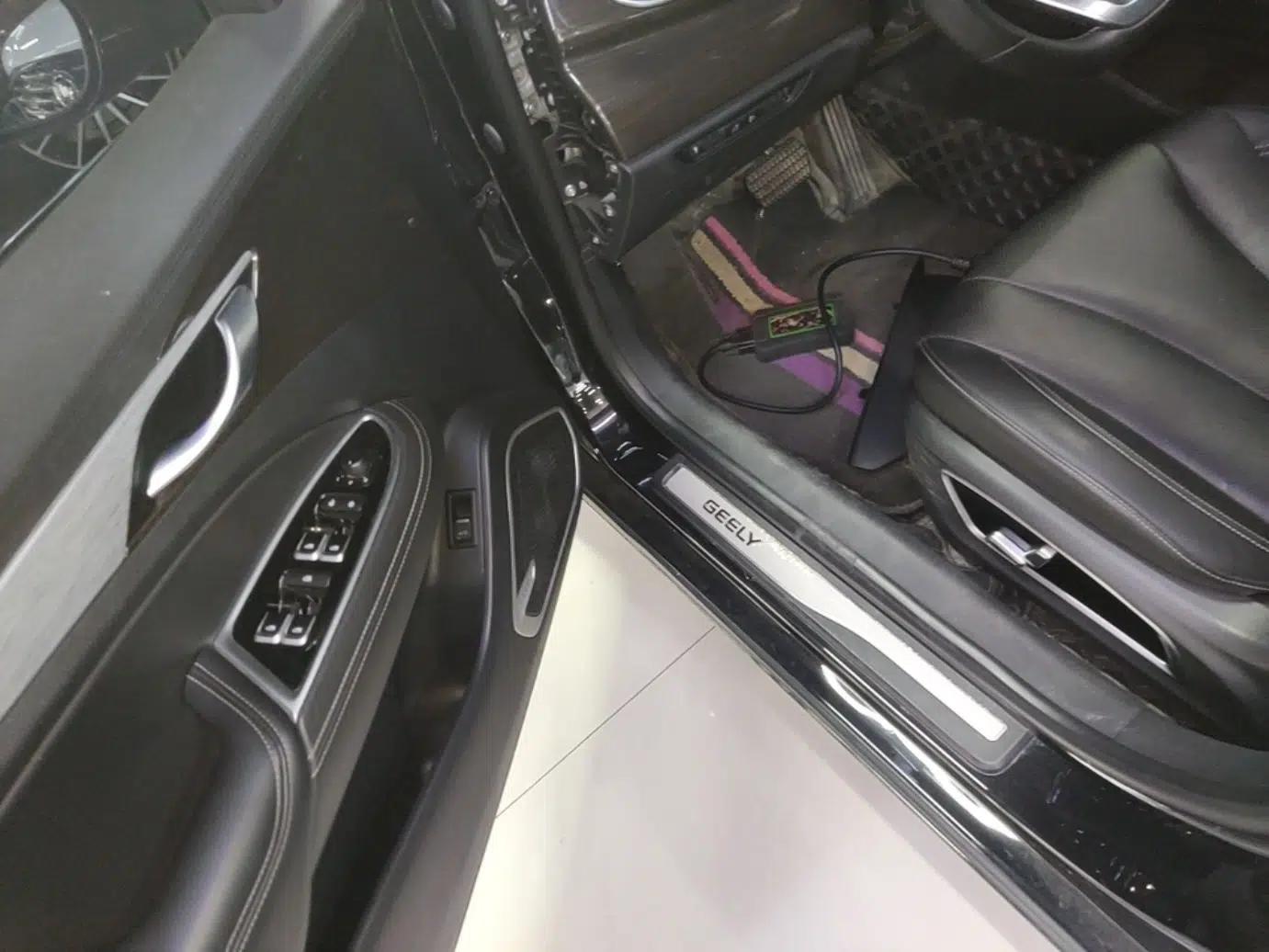 Geely Auto Emgrand GT New Energy 2022 1.5T PHEV Extended Range Prestige Version — миниатюра 19