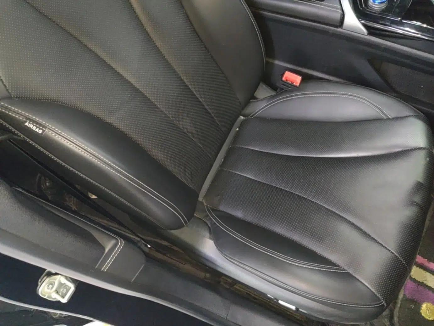 Geely Auto Emgrand GT New Energy 2022 1.5T PHEV Extended Range Prestige Version — миниатюра 23