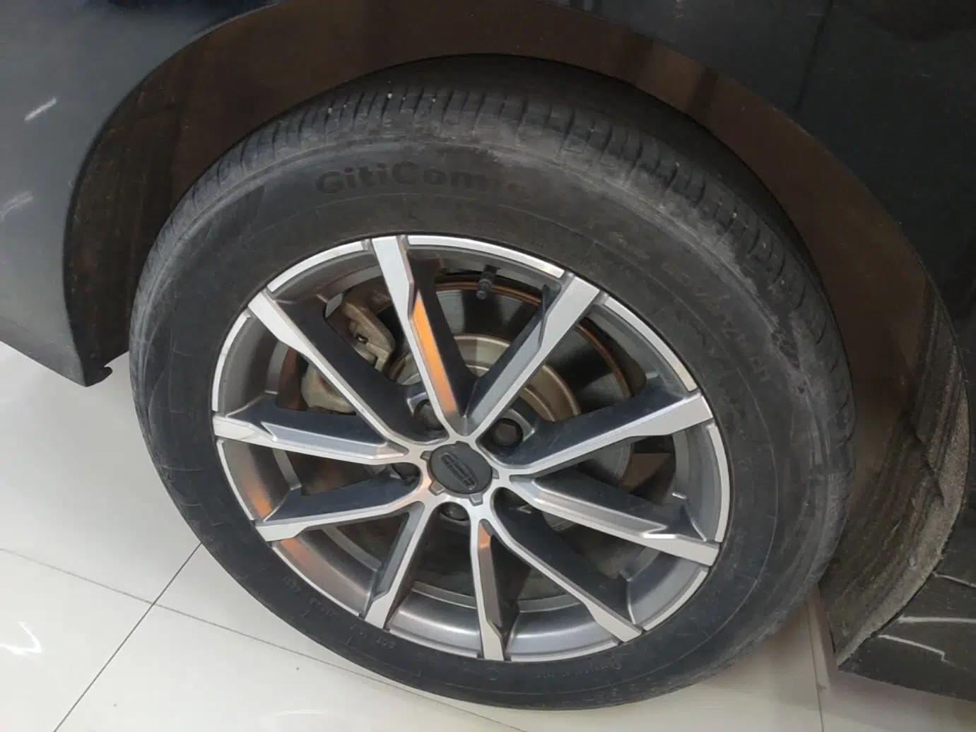Geely Auto Emgrand GT New Energy 2022 1.5T PHEV Extended Range Prestige Version — миниатюра 10