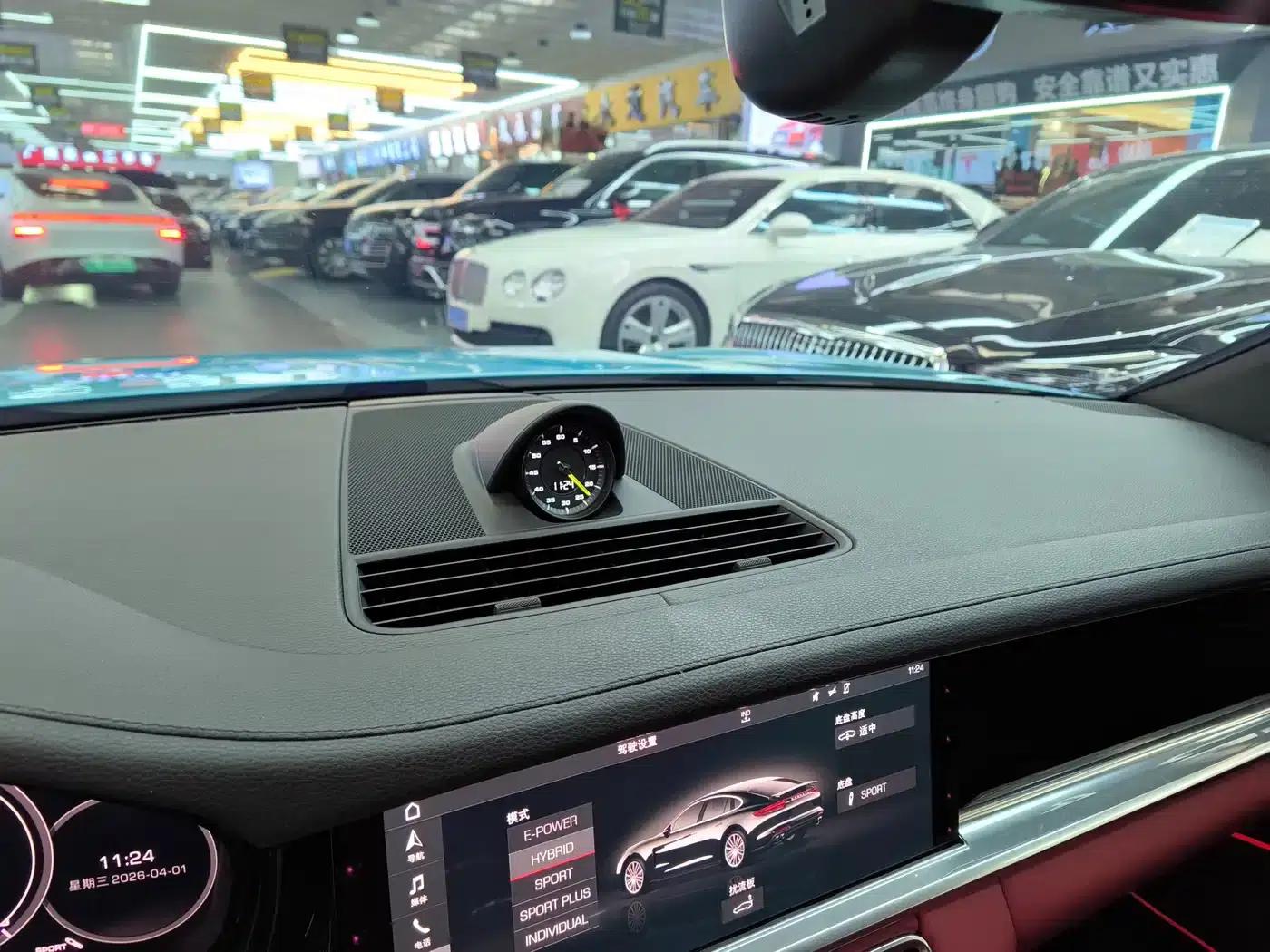 2017 Panamera 4 E-Hybrid Executive Long Wheelbase 2.9T — миниатюра 11