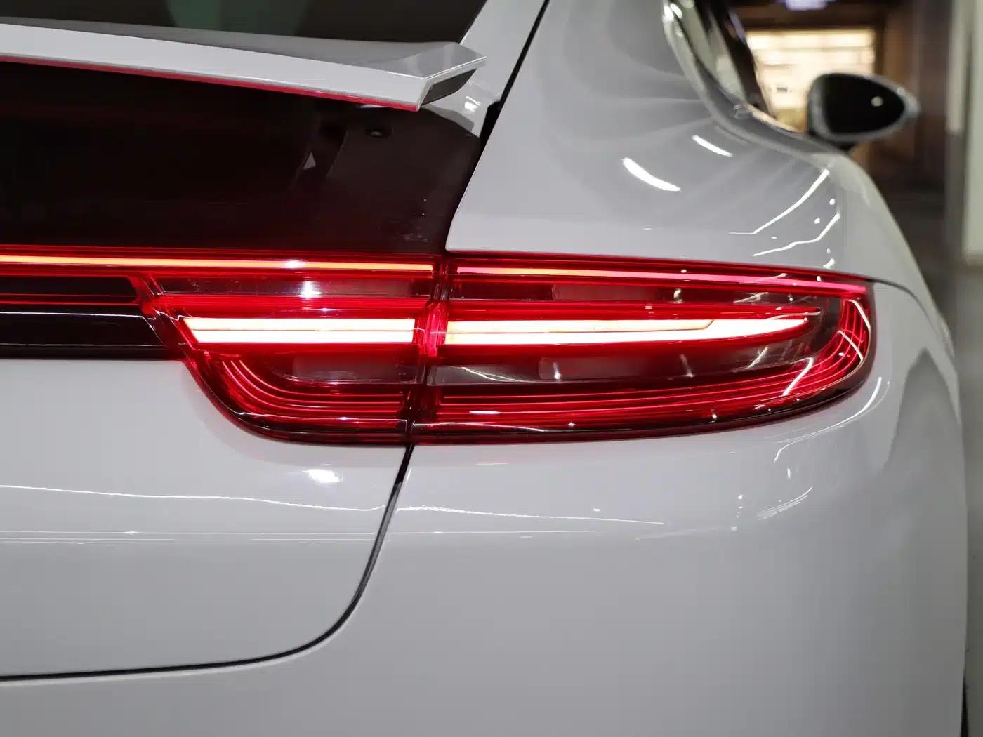 2017 Panamera 4 E-Hybrid Executive Long Wheelbase 2.9T — миниатюра 33