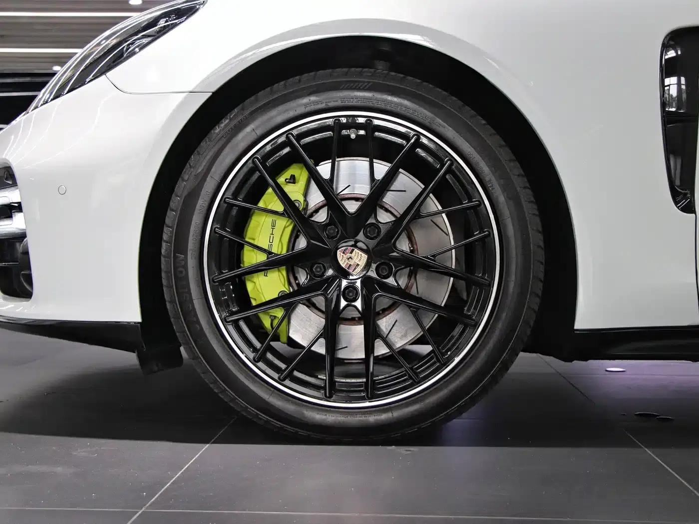 2017 Panamera 4 E-Hybrid Executive Long Wheelbase 2.9T — миниатюра 34